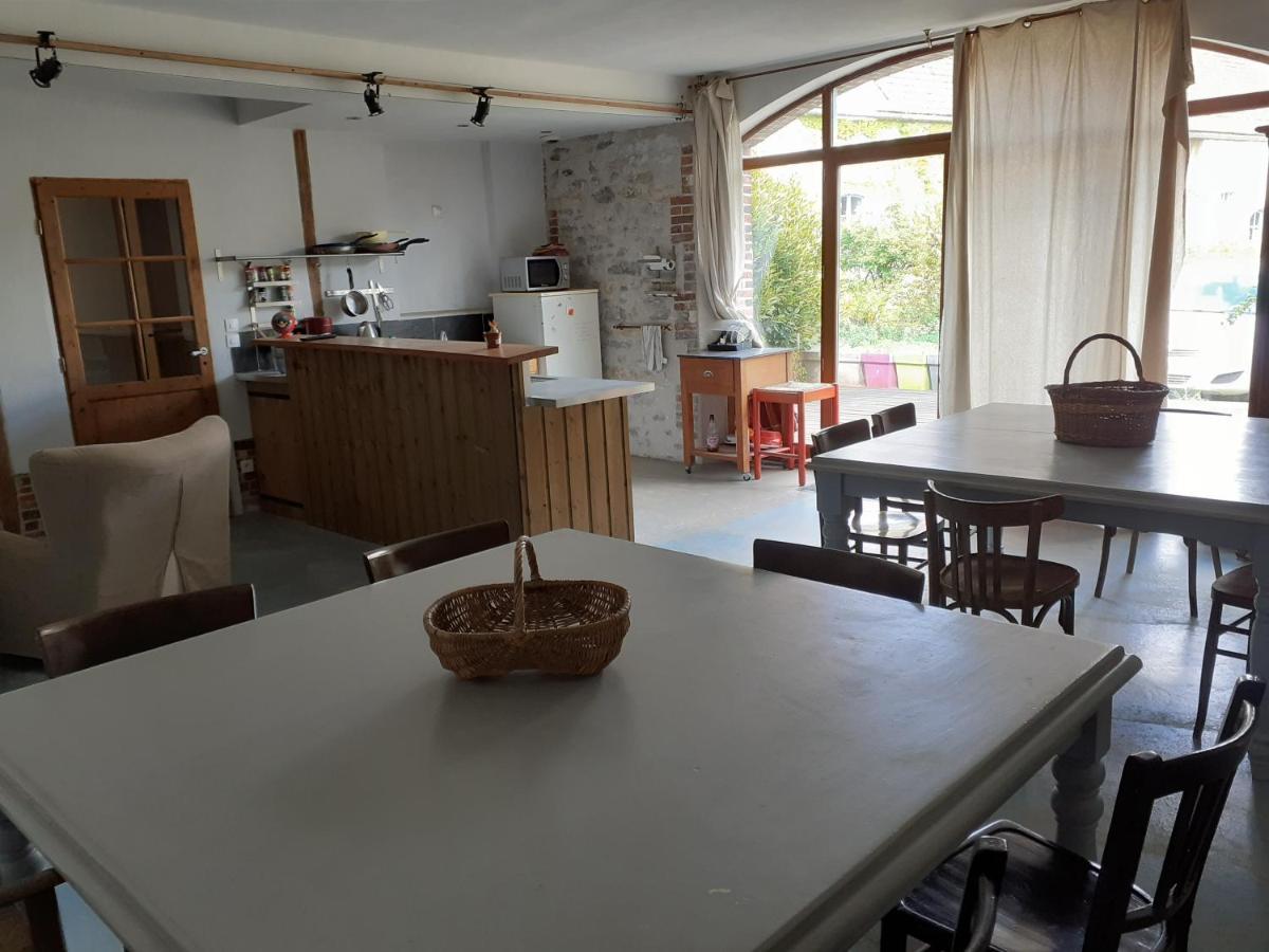 Ferme De La Basse-Cour Bed & Breakfast Gommerville Exterior photo